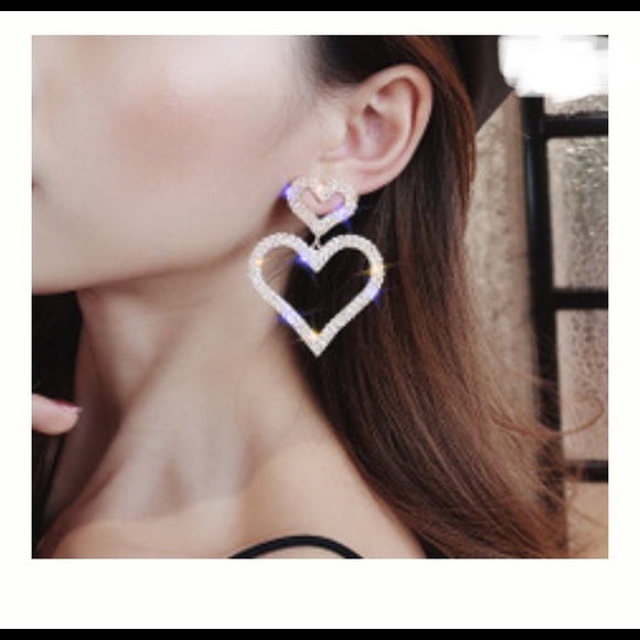 💕3/$30 Tamara Heart Rhinestone Earrings - Picture 2 of 3